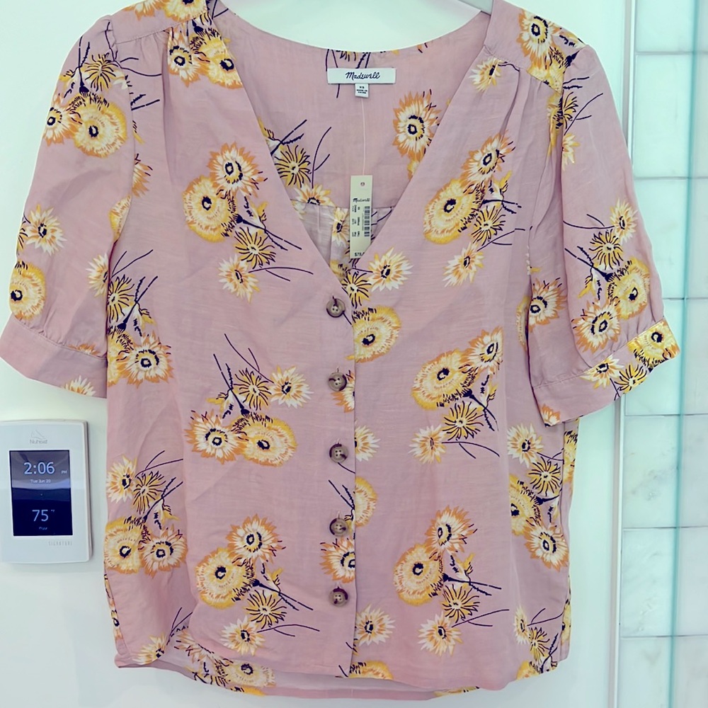 Cute button down Madwell shirt